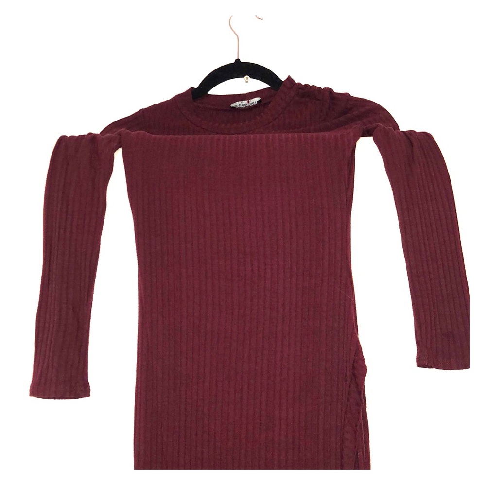 Burgundy Ribbed/Side Slit Dress 👗